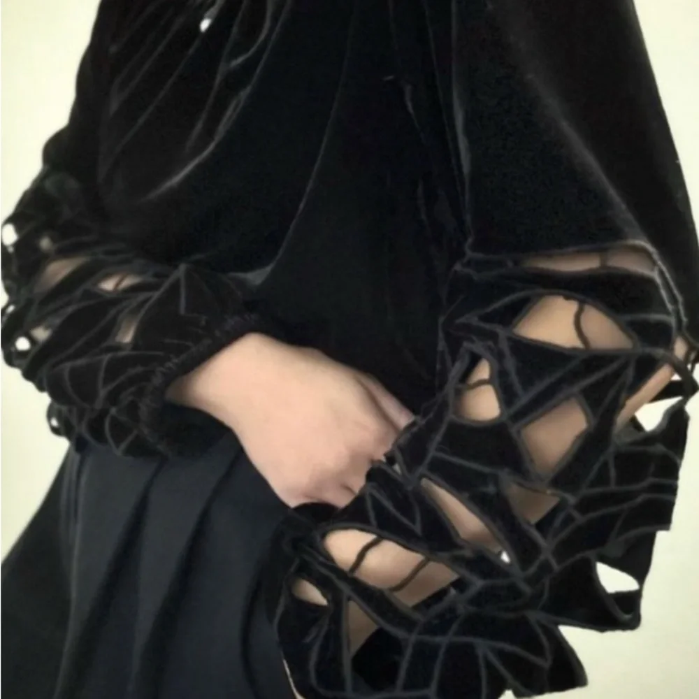 Anthropologie Joie Elegant Black Women's Top with Cut-Out Sleeves - Picture 2 of 4